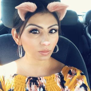 Meet your Posher, Violeta